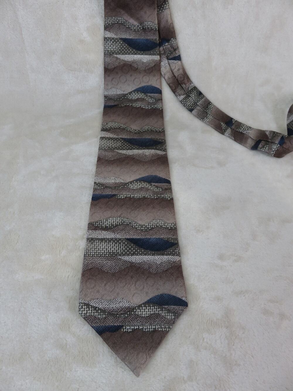 Vintage Pierre Cardin Tie All Silk Wavy Designer Multi-Color Men's Tie 4"x58.5"